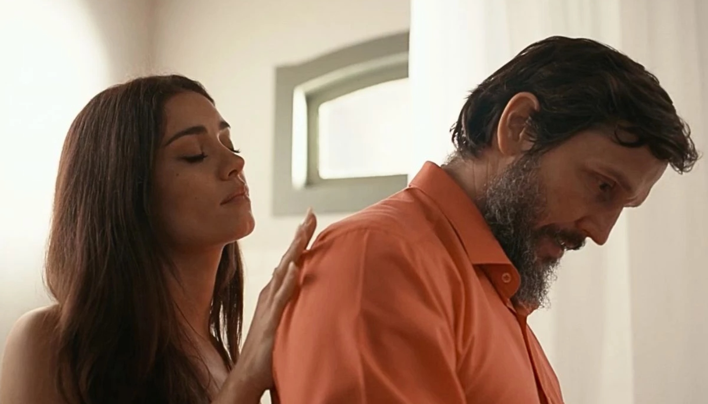 Eliana tenta revelar gravidez para Egídio e sofre com desprezo do coronel em “Renascer”