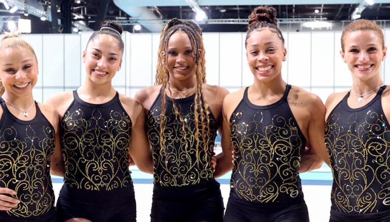 As ginastas Flávia Saraiva, Julia Soares, Rebeca Andrade, Lorrane Santos e Jade Barbosa (Crédito da foto: Gaspar Nóbrega/COB)