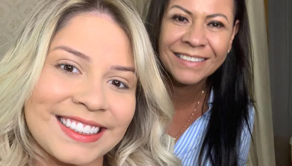 Marília Mendonça e mãe