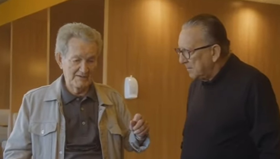 Galvão lamenta morte de Léo Batista e conta último momento com jornalista