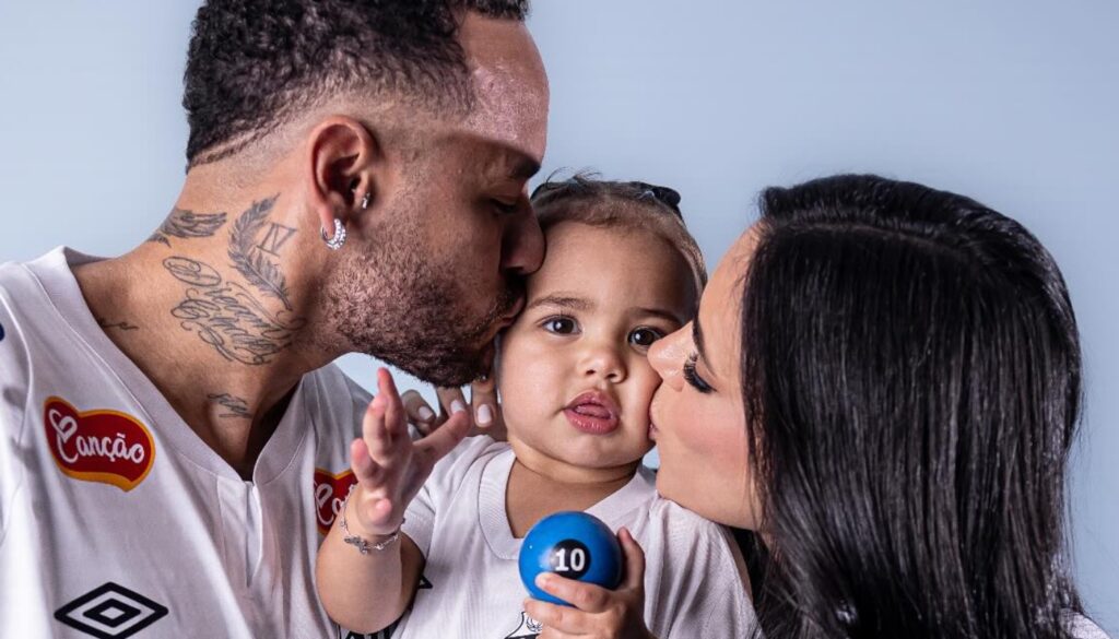Bruna Biancardi com Neymar e Mavie
