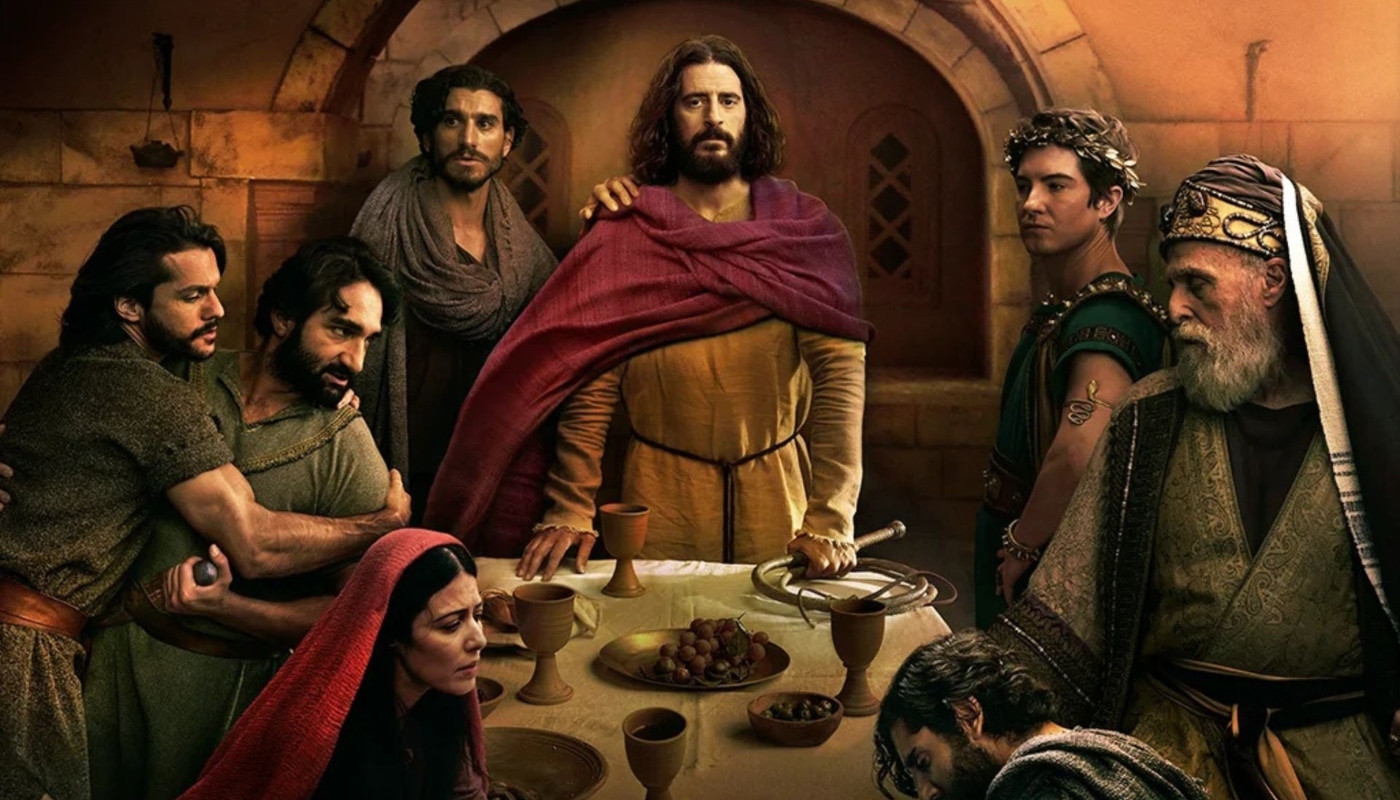 “Muitas emoções”: ator que faz Jesus em “The Chosen” comenta gravação da última ceia