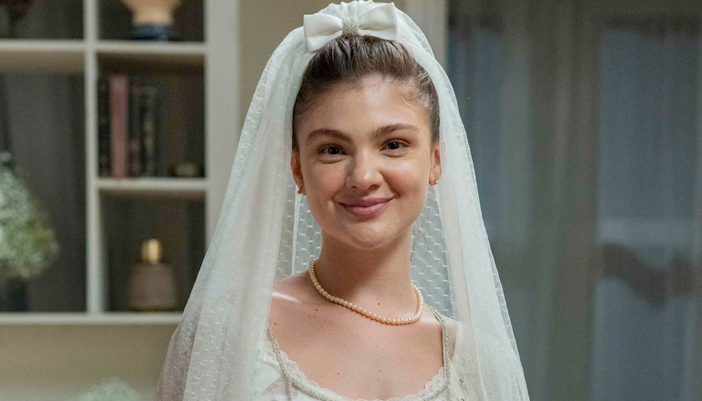 Celeste (Débora Ozório) vestida de noiva em "Garota do Momento" (Crédito: Globo/Fábio Rocha)