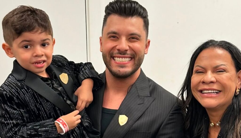 dona ruth com léo