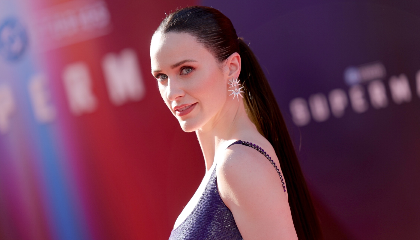 Rachel Brosnahan contratou bruxa para quebrar uma maldição antes de “Superman”: “Funcionou”