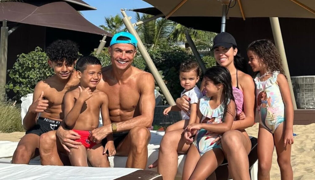 Cristiano Ronaldo e família com Georgina Rodríguez