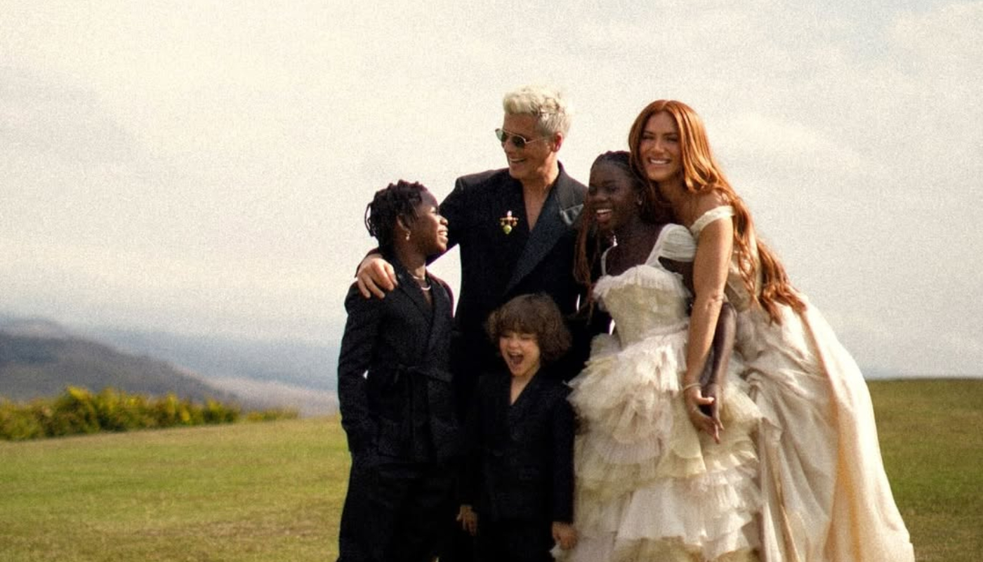 Giovanna Ewbank e Bruno Gagliasso renovam votos de casamento junto dos filhos