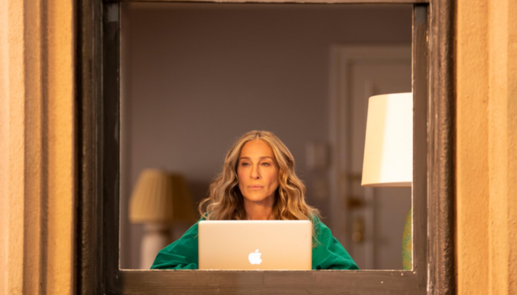 Sarah Jessica Parker como Carrie Bradshaw. (Créditos: Reprodução / HBO Max)