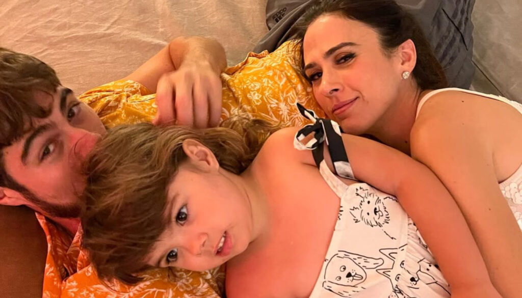 Rafael Vitti, Tatá Werneck e a filha, Clara Maria; foto publicada em 10 de agosto de 2025