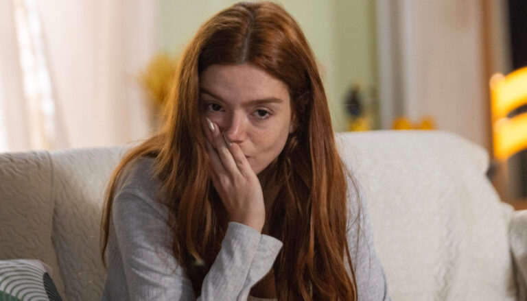 Kami (Gioavanna Lancellotti) em "Dona de Mim" após abuso