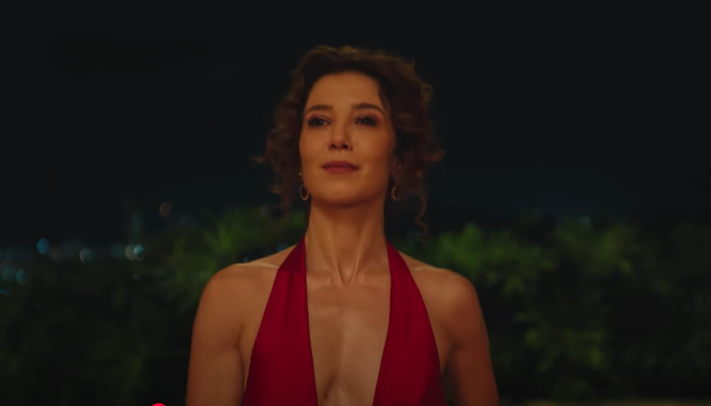 Marjorie Estiano como Ângela Diniz. (Créditos: Reprodução / YouTube HBO Max Brasil)