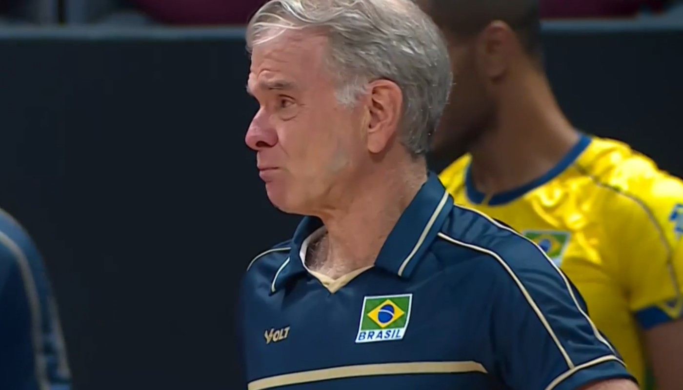 Bernardinho chora em quadra após saber da morte da mãe