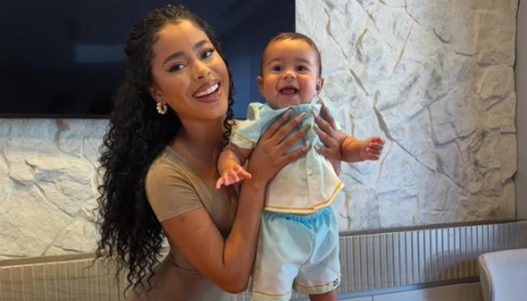 Lorena Maria e o filho. (Créditos: Reprodução / Instagram @badgallore)