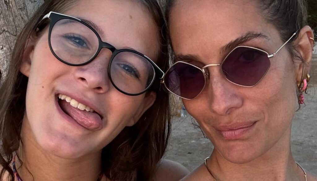 filha de Schynaider Moura