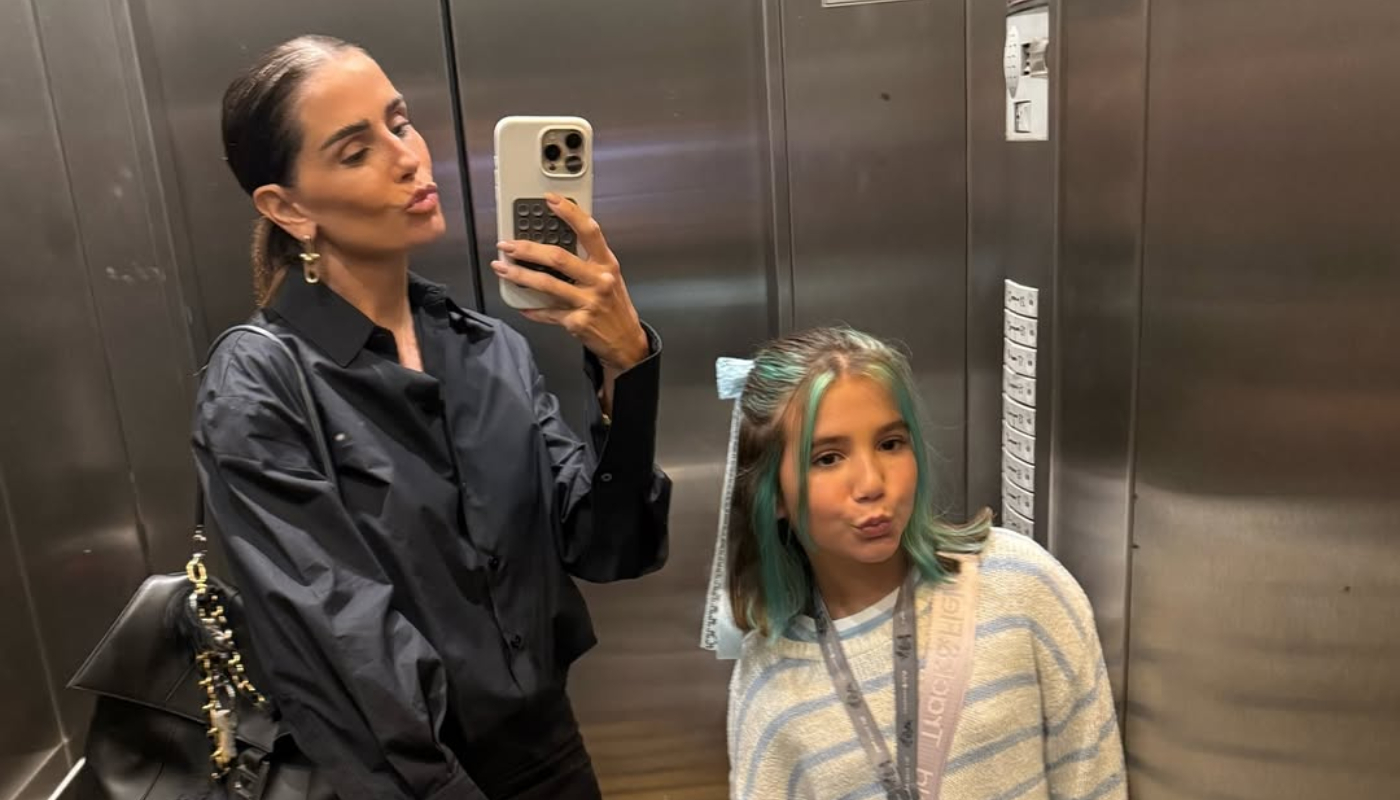 Deborash Secco e a fiilha Maria Flor, aos 9 anos