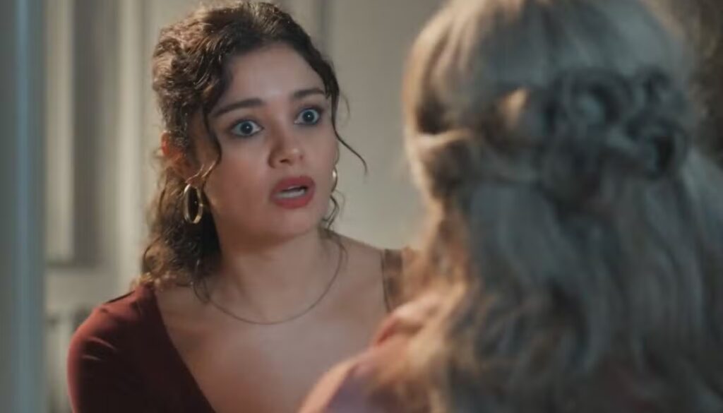 Gerluce (Sophie Charlotte) e Josefa (Arlete Salles) em "Três Graças"