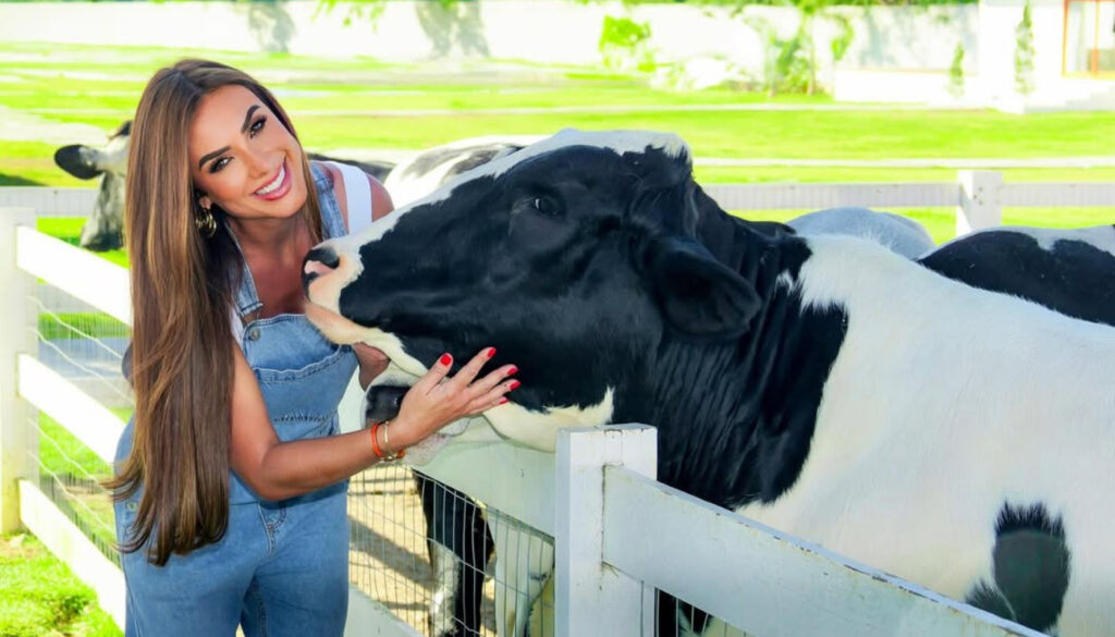 Todo dinheiro de publicidade que Nicole Bahls faz fica guardado, contou a modelo em podcast apresentado por Gil do Vigor