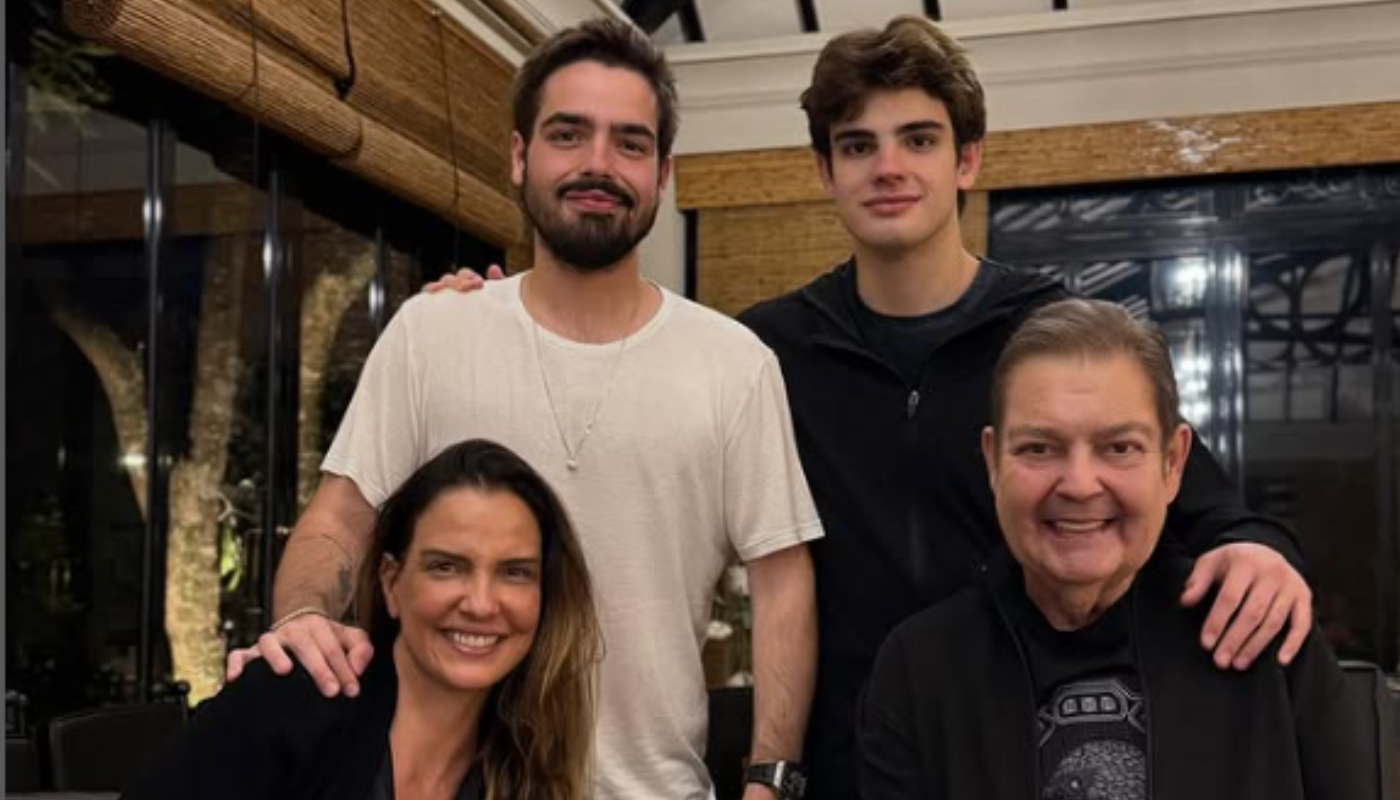 Faustão, Luciana Cardoso e os filhos. (Créditos: Reprodução / Instagram @joaosilva)