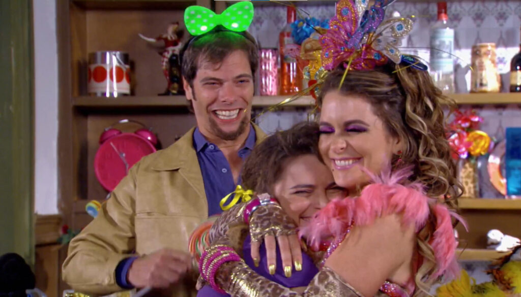 As atrizes Cláudia Abreu e Titina Medeiros contracenaram juntas em “Cheias de Charme”, com Luiz Henrique Nogueira