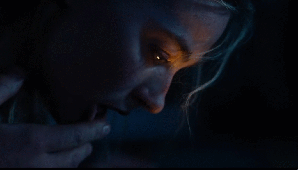 Margot Robbie em "O Morro dos Ventos Uivantes". (Créditos: Reprodução / YouTube Warner Bros. Pictures)