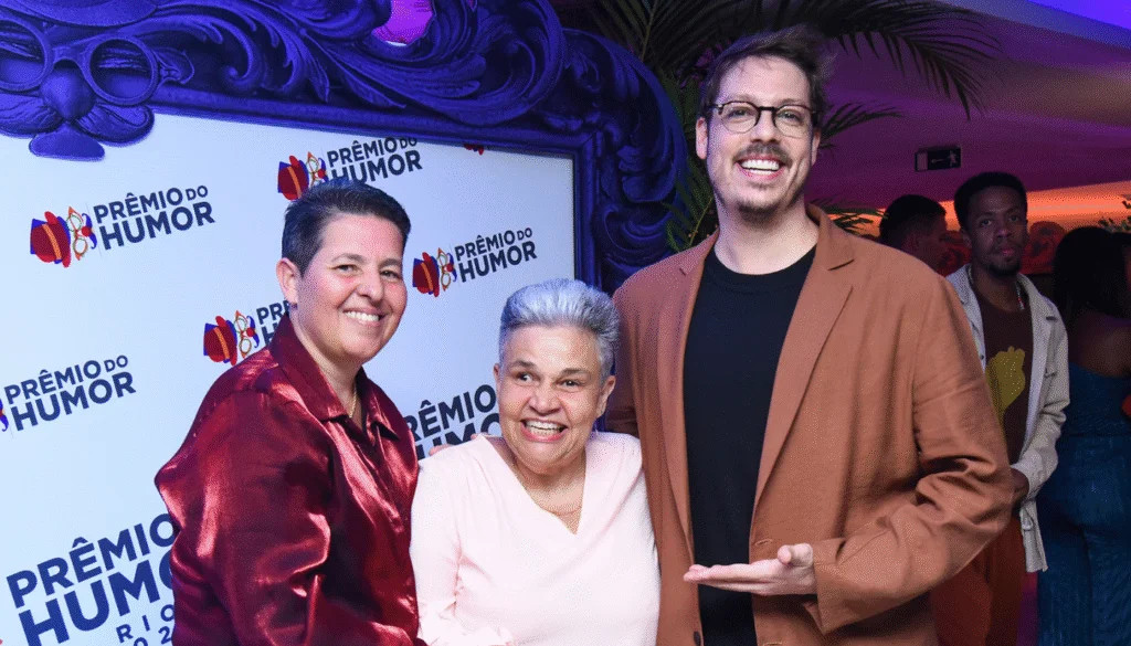 Fábio Porchat com Claudia Rodrigues. (Crédito: Reprodução / Webert Belicio / Agnews)