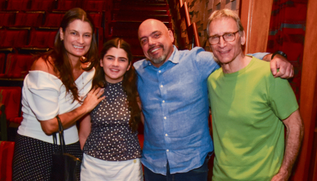 Herson Capri com sua filha e neta. (Créditos: Reprodução / Edu Araujo / Agnews)