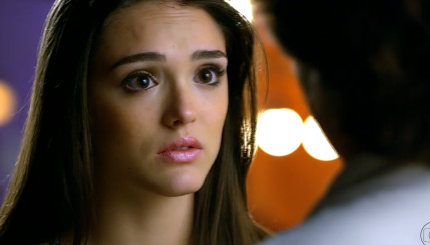 Cida (Isabelle Drummond) em
