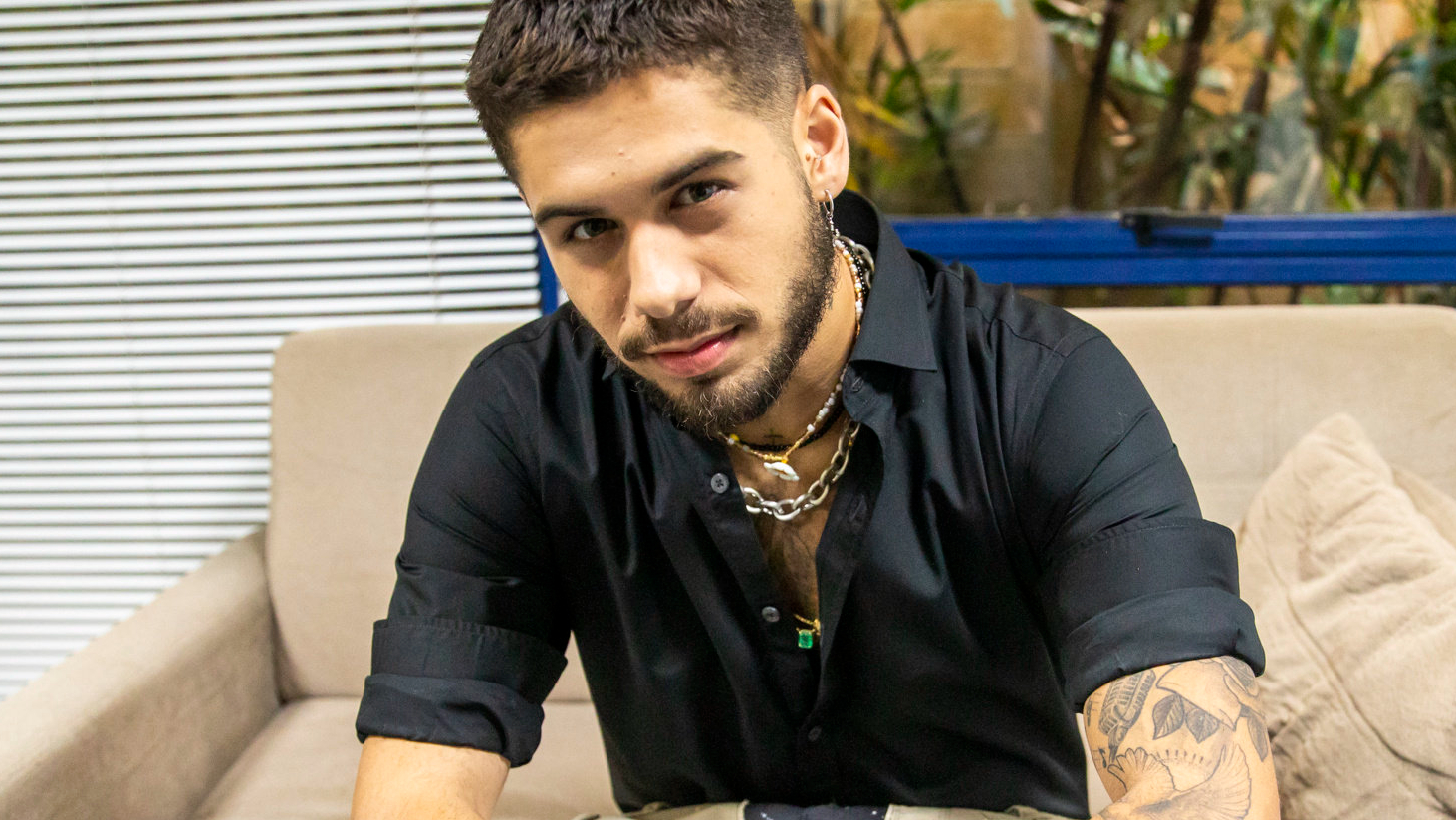 Agora, o cantor está sendo medicado para o problema