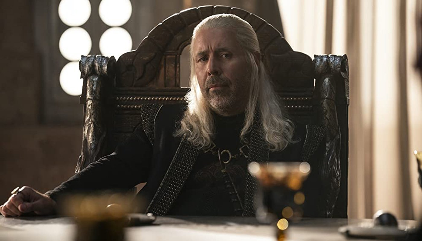 Paddy Considine como o rei Viserys Targaryen