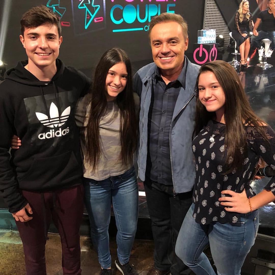 Gugu Liberato e os filhos, João, Marina e Sofia