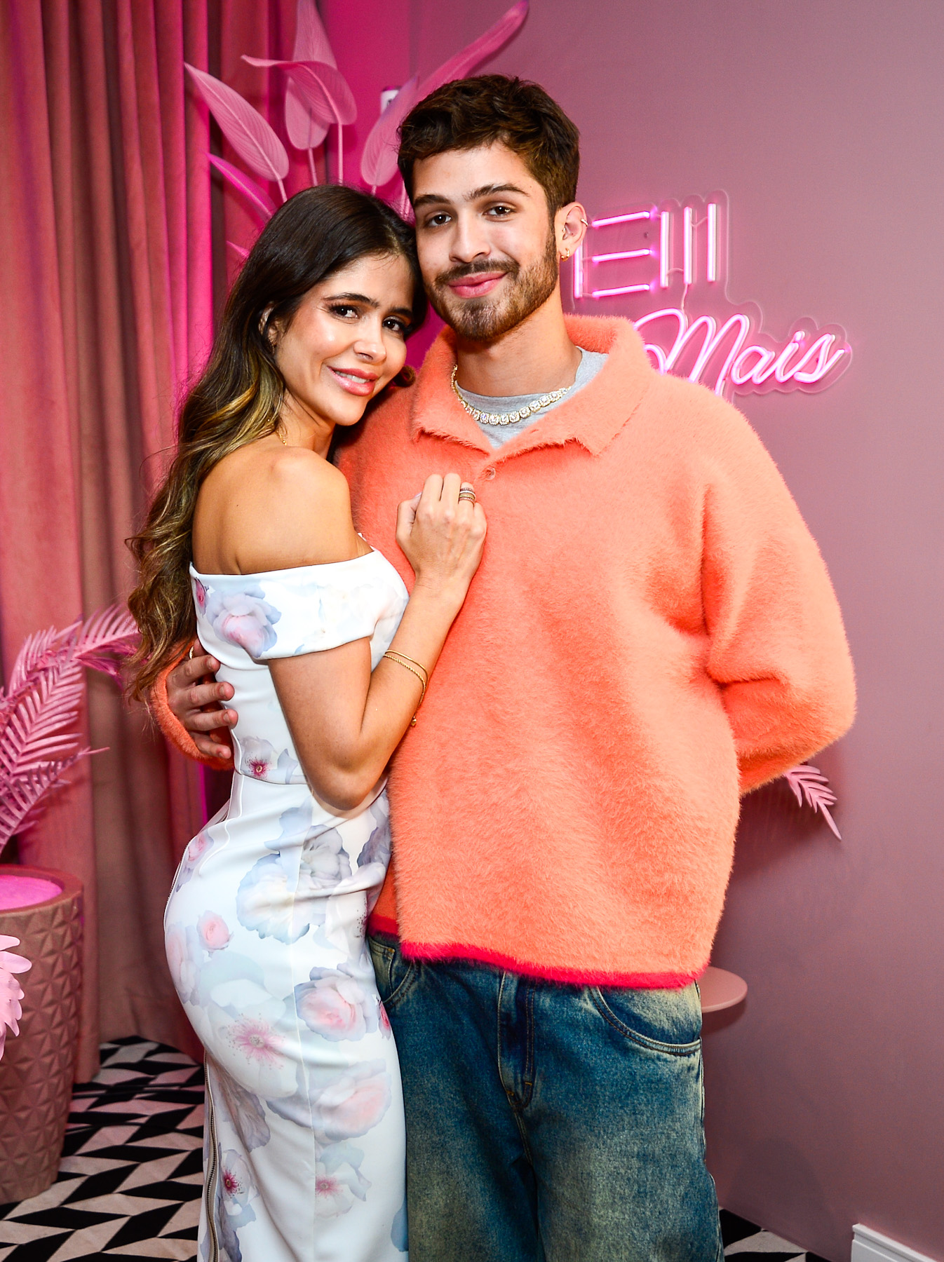 João Guilherme com a mãe, Naira, e o tio, Pe Lu