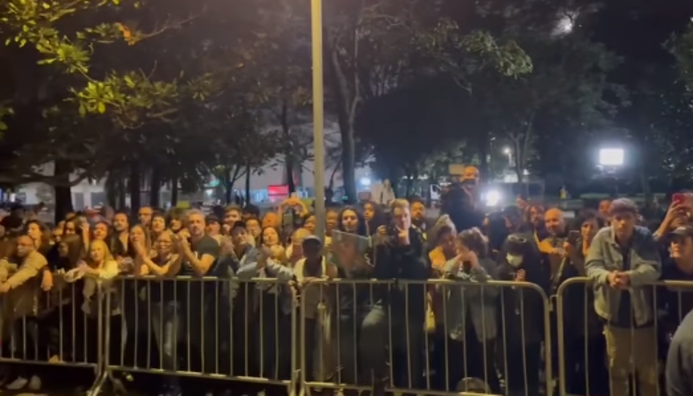 Roberto de Carvalho mostrou o último adeus dos fãs à Rita Lee