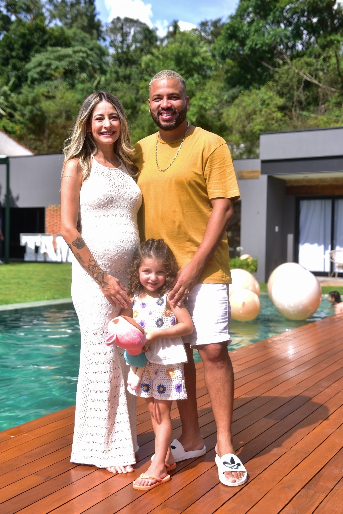 Tamy com Projota e Marieva, primeira filha do casal, antes da separação