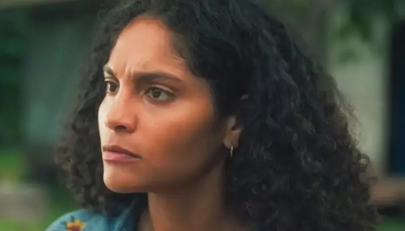 Aline (Barbara Reis) em 