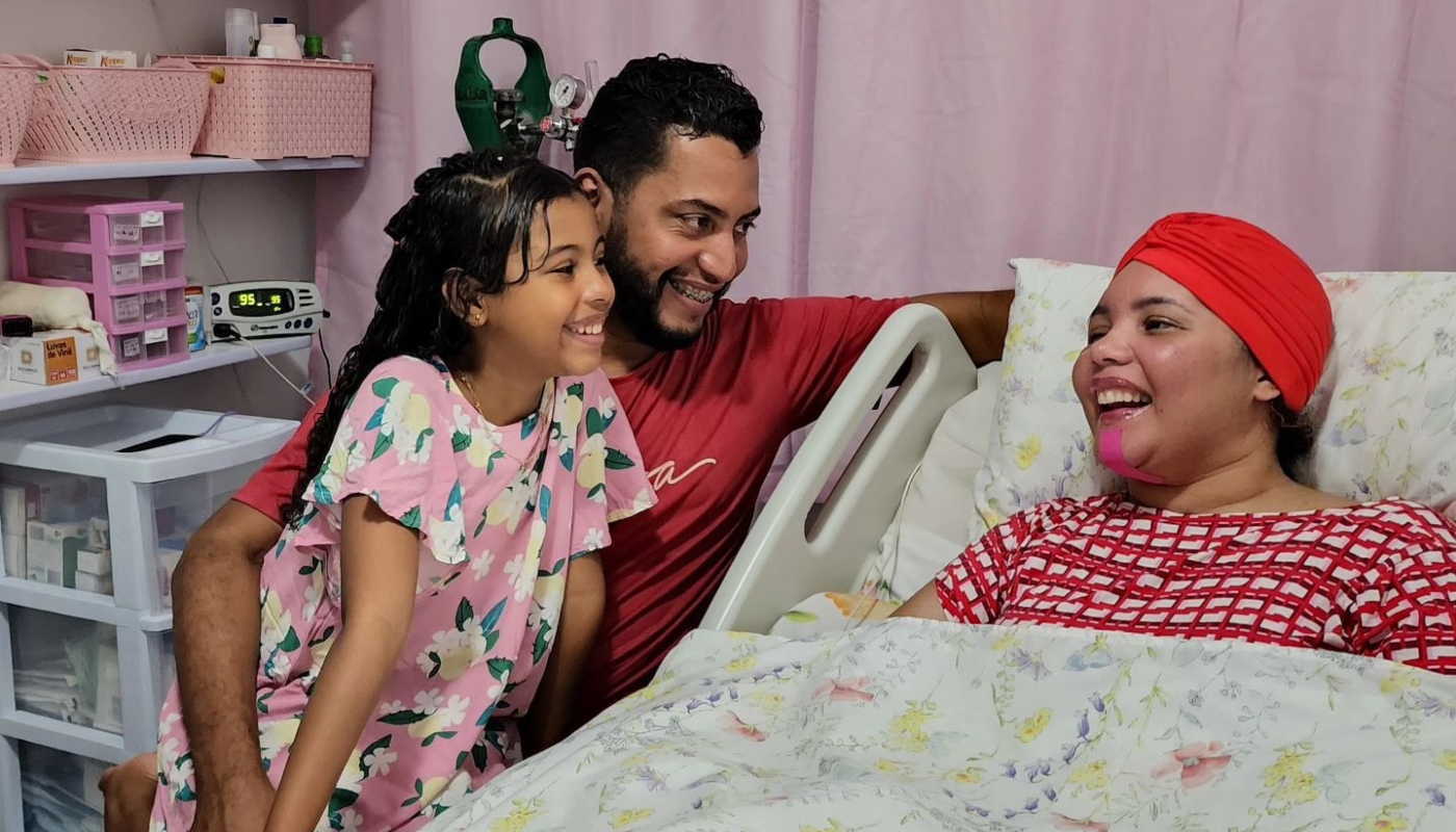 Amanda Wanessa em casa com familiares