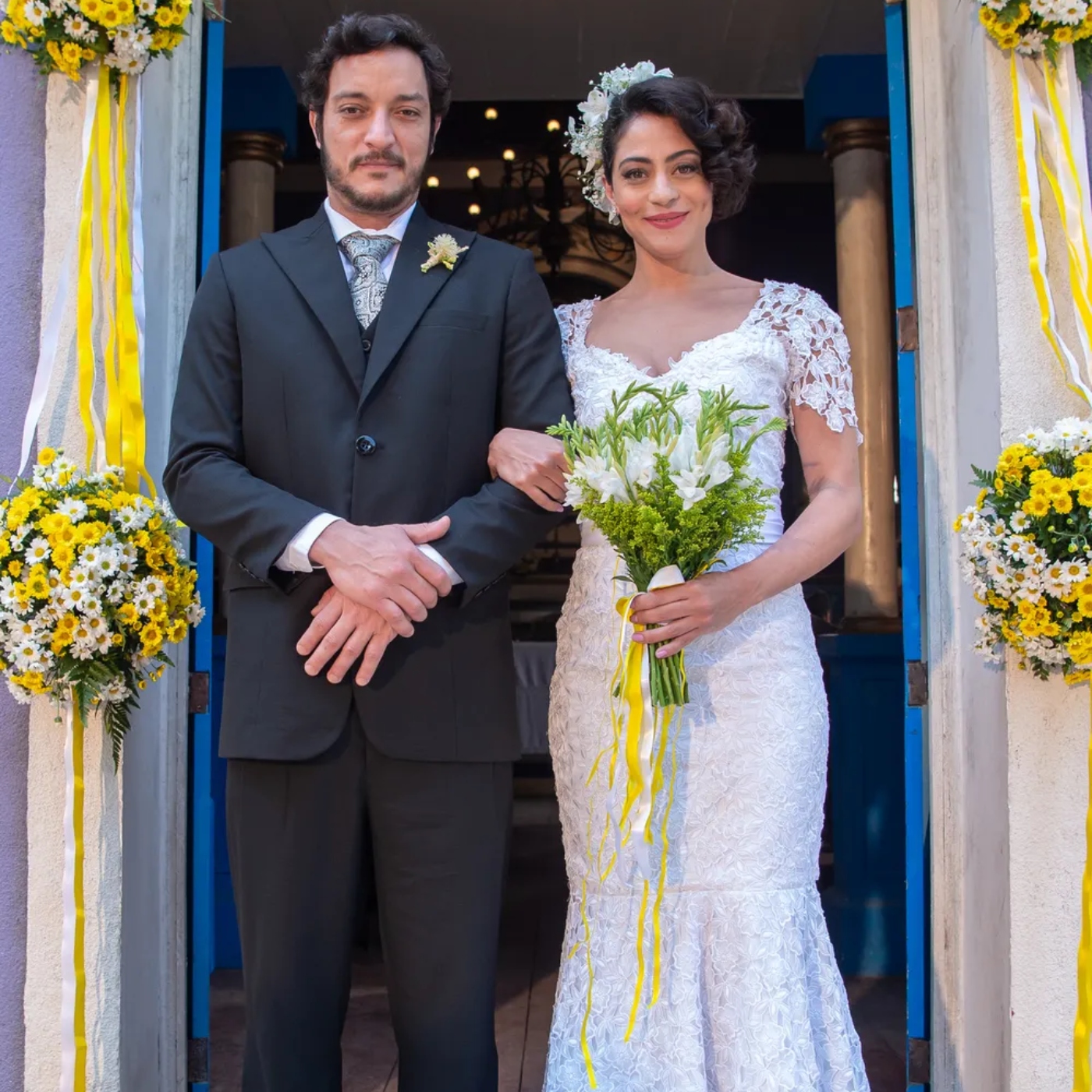 Darlene (Carol Castro) e João (Allan Souza Lima) finalmente vão se casar