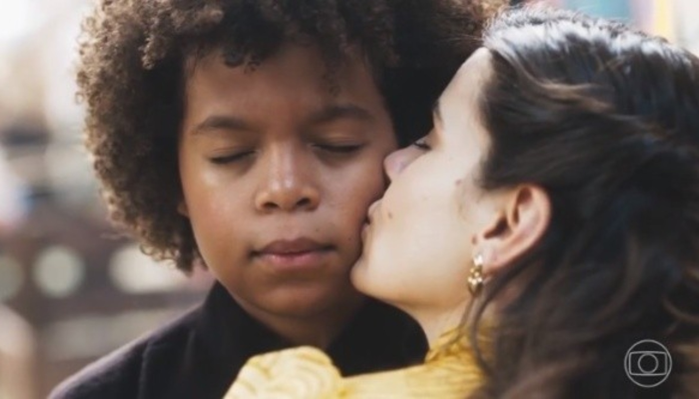 Marê (Camila Queiroz) e Marcelino (Levi Asaf) em 