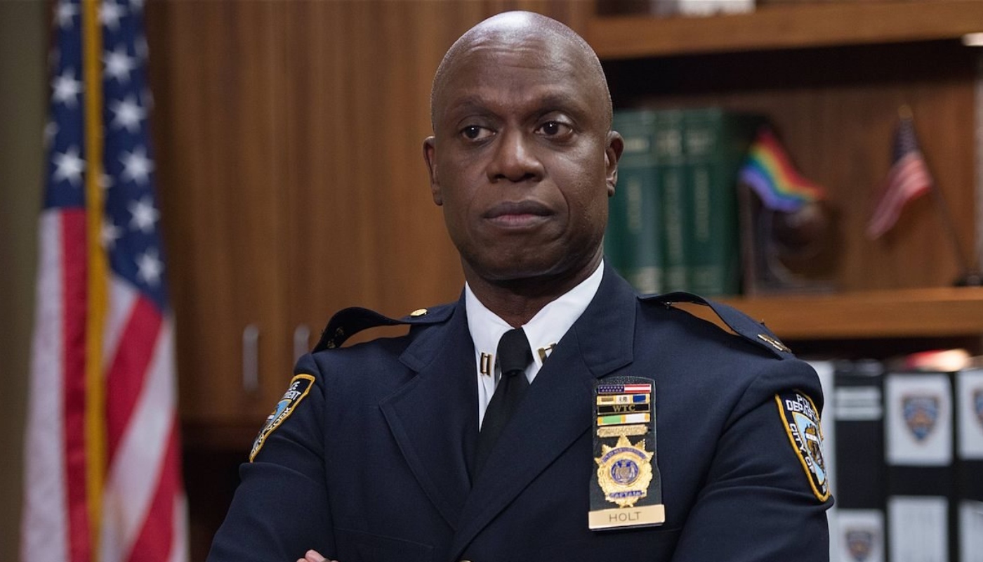 Andre Braugher como capitão Holt em