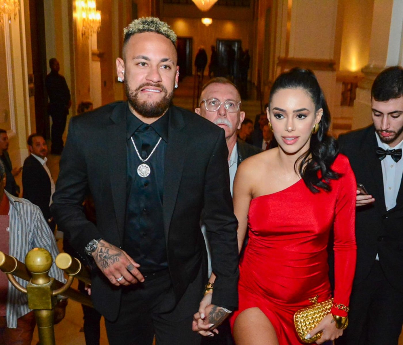 Bruna Biancardi e Neymar em evento de gala