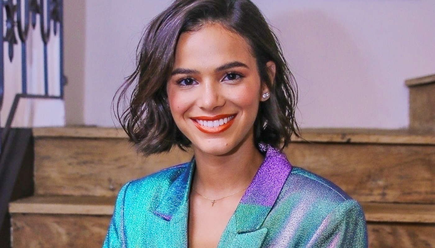 Sósia de Marquezine? Compare fotos da blogueira que estão dizendo ser “gêmea” da atriz