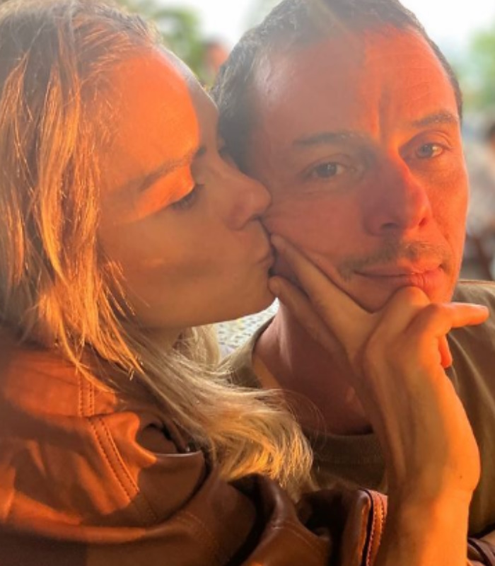 Carolina Dieckmann e Tiago Worcman se conheceram na escola