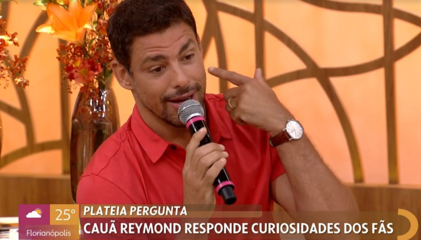 Fã perguntou ao vivo o que todos queriam para Cauã Reymond: Fátima não aguentou