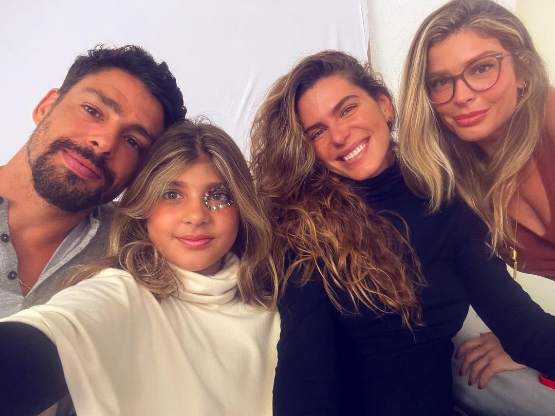 Cauã Reymond, Sofia, Mariana Goldfarb e Grazi Massafera
