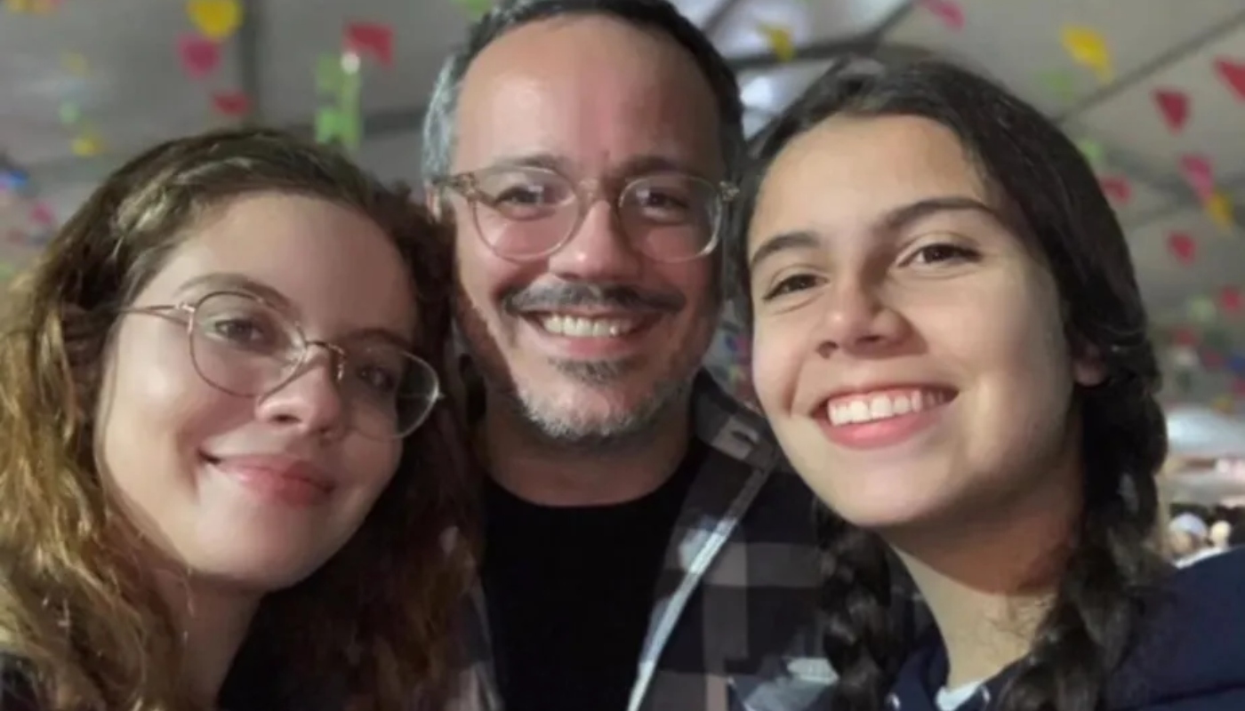 Danton Mello ao lado das filhas Luisa e Alice