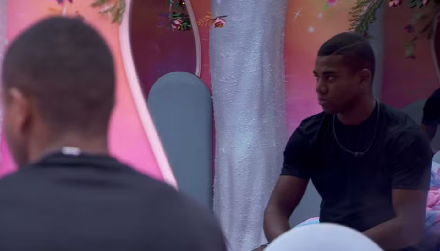 Davi tenta se acalmar após treta com Nizam no BBB24
