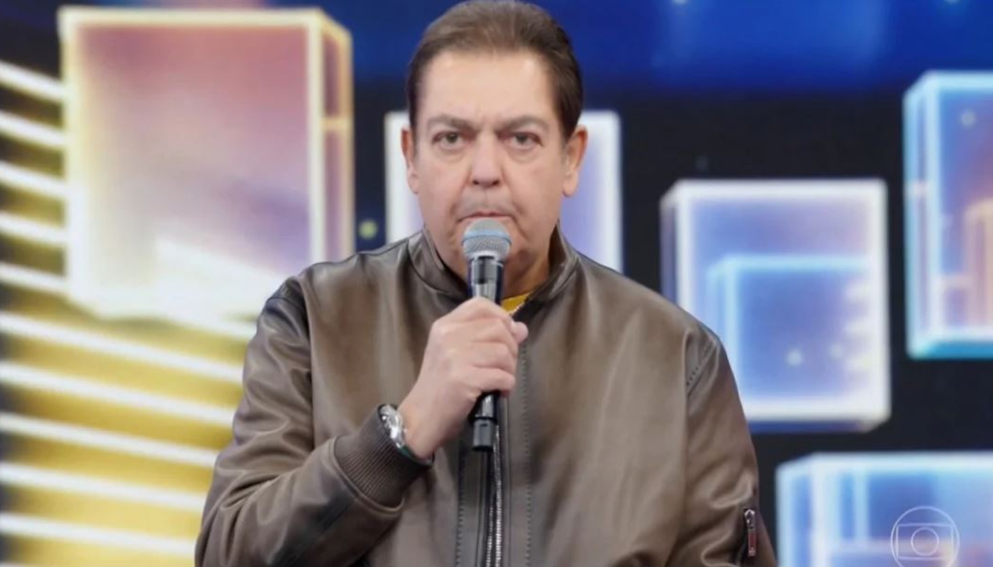 Faustão se declara para Andre Marques e faz apresentador chorar: “Filho adotivo”