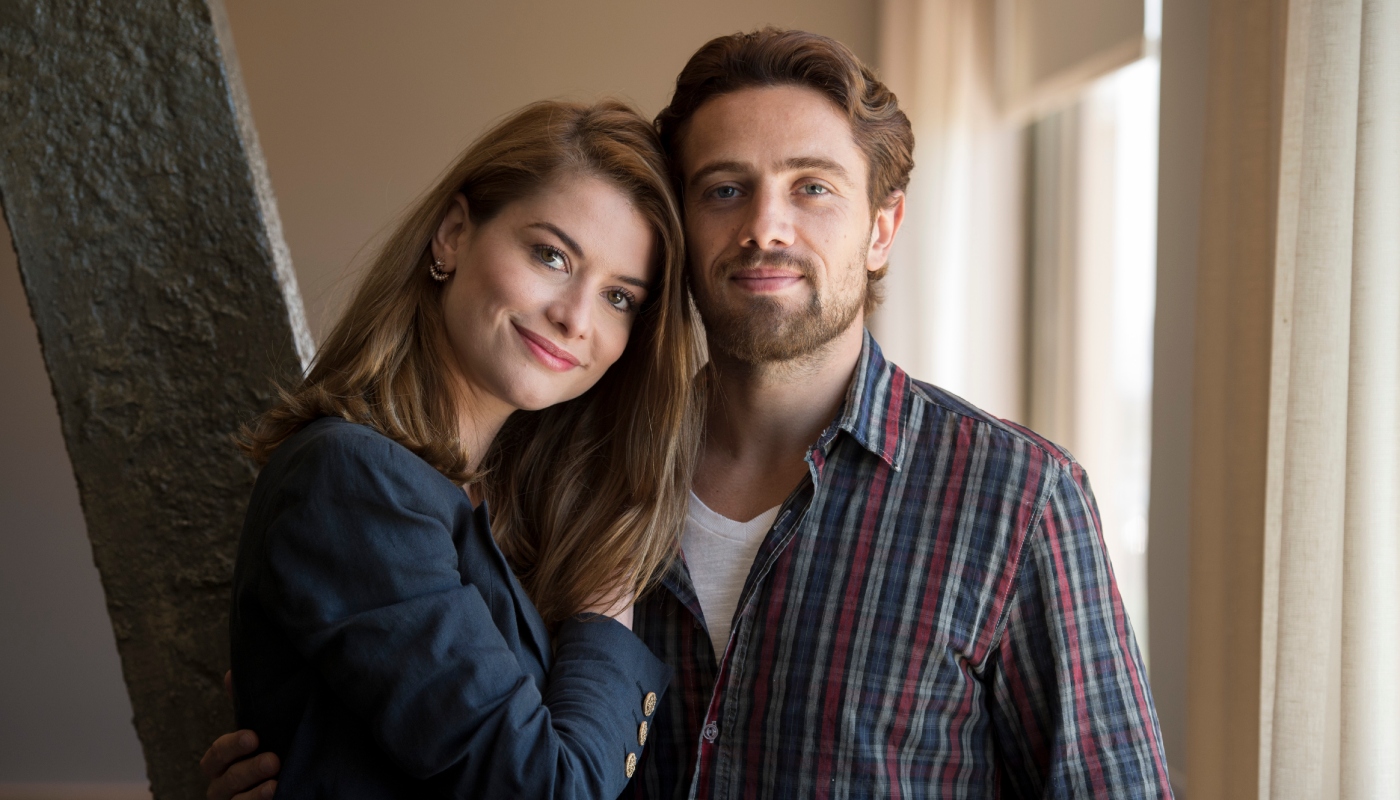 Lívia (Alinne Moraes) e Felipe (Rafael Cardoso) em