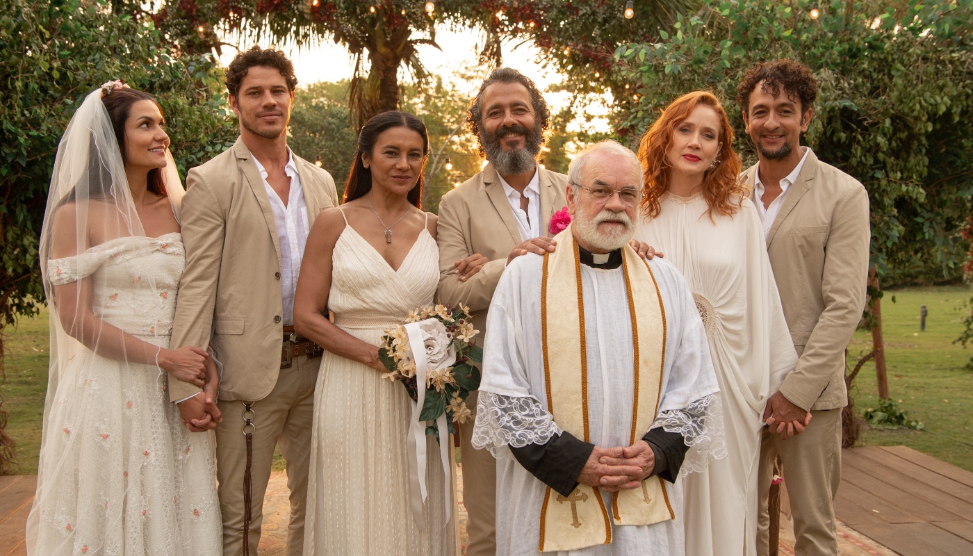 Filó (Dira Paes), Zefa (Paula Barbosa) e Irma (Camila Morgado) se casam em 