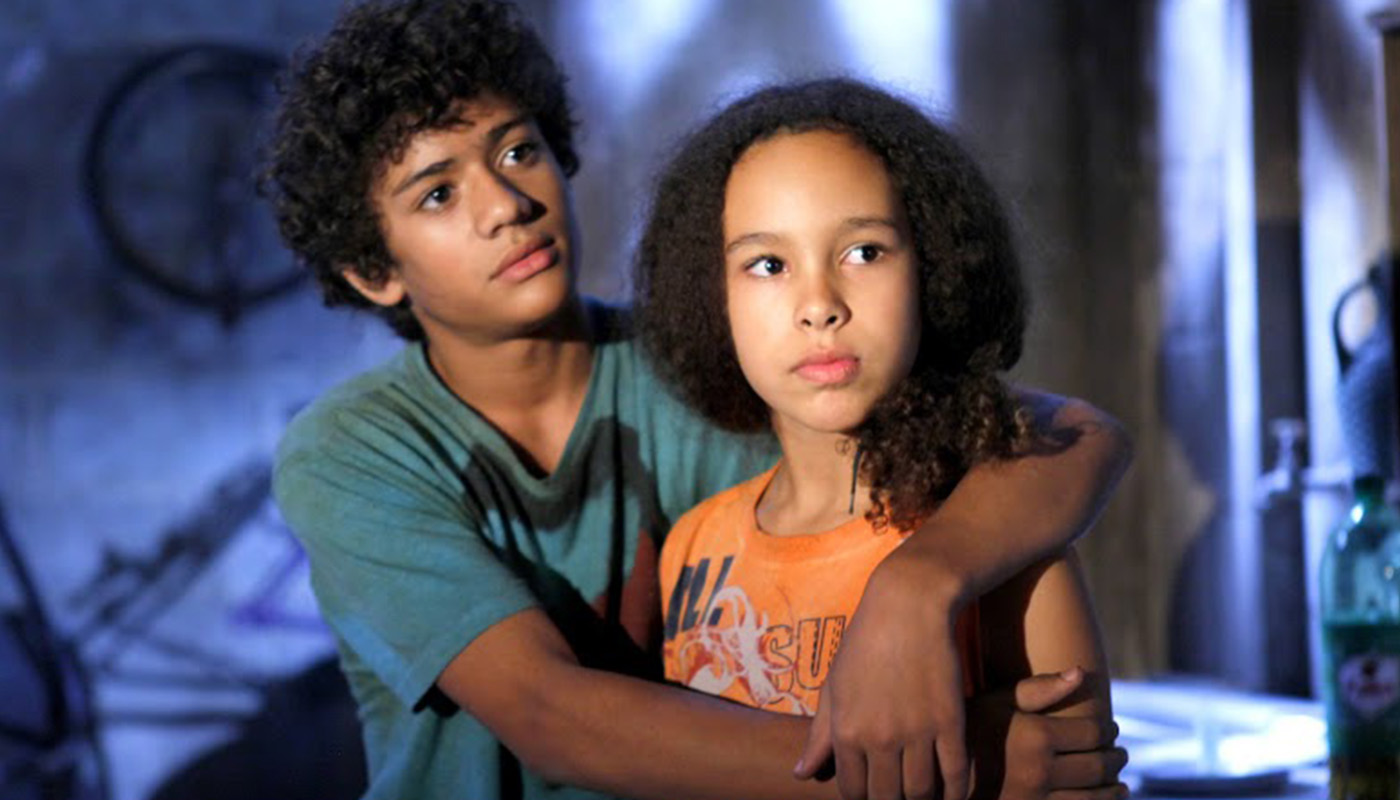 Gabriel Santana e Julia Olliver em