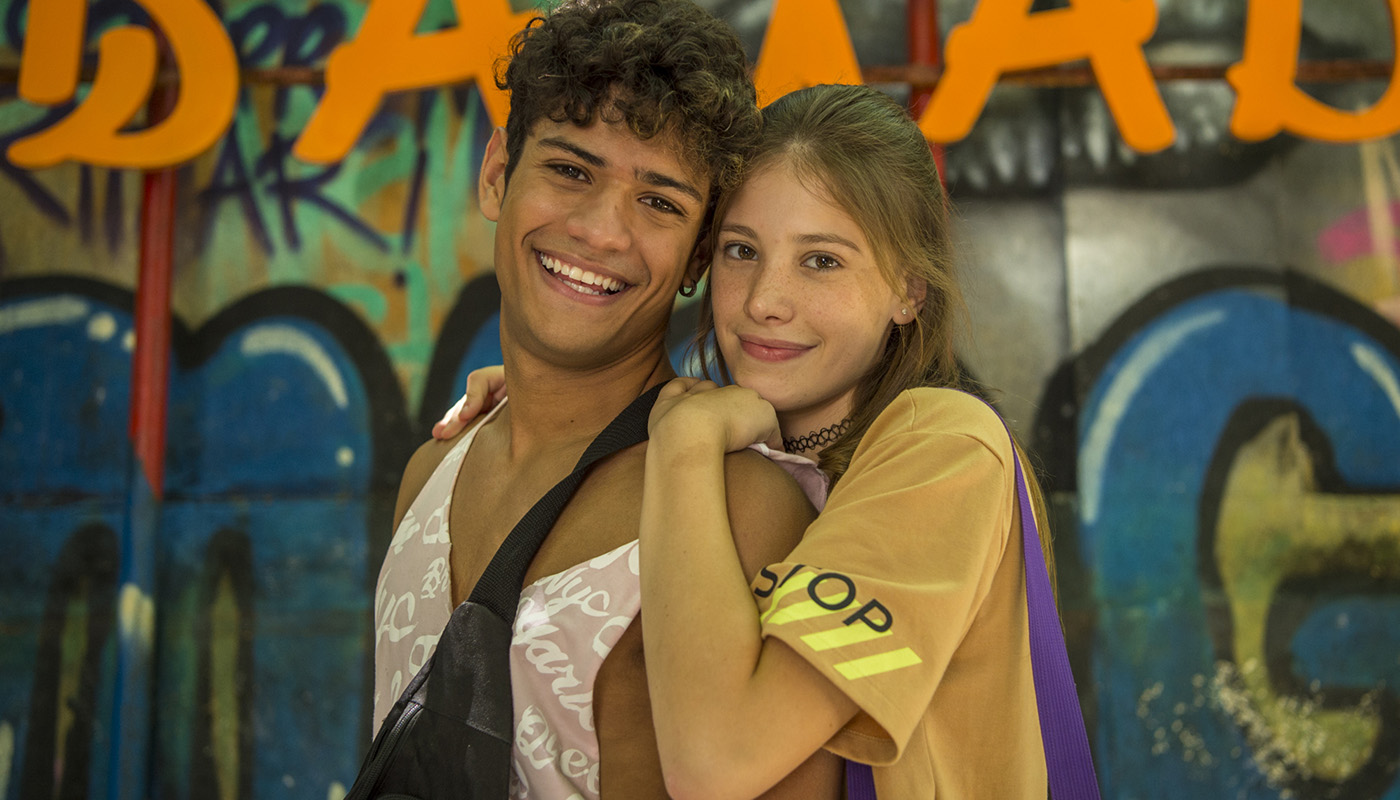 Gabriel Santana e Caroline Dallarosa